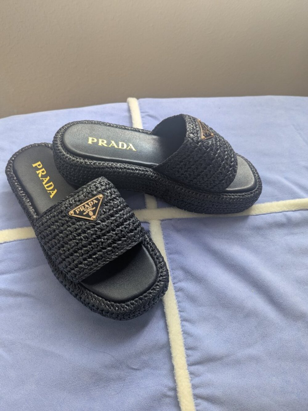 Designer Prada slip on - Picture 2 of 3